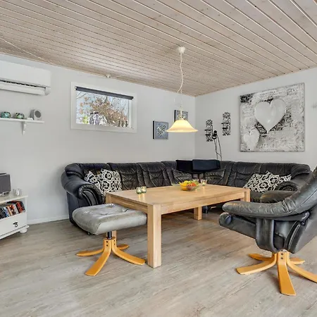 Holiday home Gorgeous In With Kitchen *