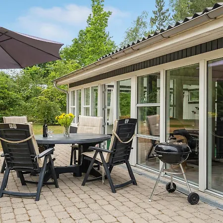 Gorgeous In With Kitchen Holiday home
